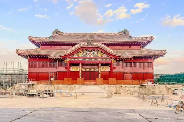 再建工事中の首里城正殿　立ち入り禁止区域を限定公開　1月4日まで