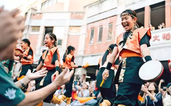 台湾に響く太鼓の鼓動　宜野座村3団体が創作エイサー　台北市内の秋の収穫祭で披露