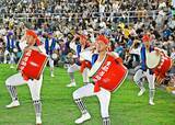 「躍動の演舞に会場一体　名護青年エイサーが開催　名護の夜に熱気あふれる」の画像1