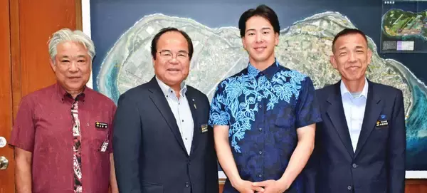 「背番号33は伝説の番号」　巨人ドラフト5位指名の小濱佑斗選手　父の故郷・伊江島訪れプロ野球入り報告