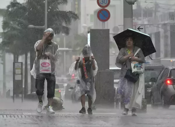 「沖縄で警報級の大雨の恐れ　4月1日にかけ　大気の状態が非常に不安定」の画像
