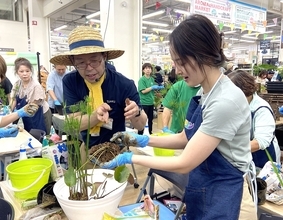 メダカと水草でビオトープ　仕組みと育て方解説　メイクマンで「夏のガーデニングセミナー」