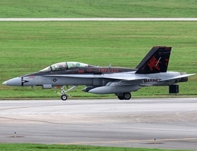 FA18戦闘機　米軍嘉手納基地に3機飛来　岩国基地から