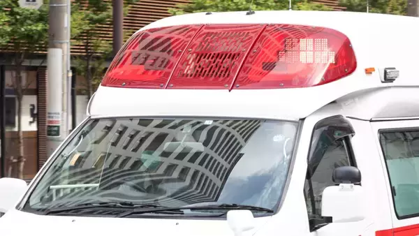 横断歩道を渡る88歳女性がはねられ頭を骨折　軽トラックが右折時に　沖縄・浦添市の丁字路