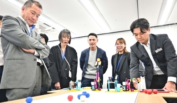 AI時代に必要な課題解決力と創造性　「ロボッチャ」で育成、教育効果をアピール　那覇市で企業向け体験会