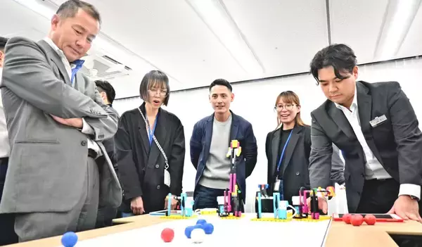 AI時代に必要な課題解決力と創造性　「ロボッチャ」で育成、教育効果をアピール　那覇市で企業向け体験会