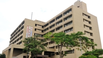 那覇市内のホテルで不同意性交致傷　外国籍の専門学校生を起訴　那覇地検