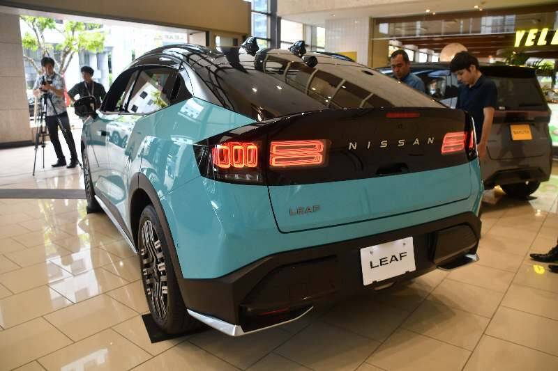 琉球日産、新型リーフなど4車を展示　タイムスビルであす11月18日まで　「近未来的なかっこいいデザイン見て」