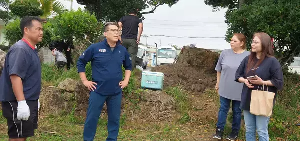 「32年ぶりに開けたタイムカプセル、中身を飲んで「また埋めた」!?　沖縄・うるま市」の画像