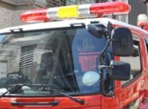 沖縄・うるま市の民家で火災　2階部分が全焼　けが人なし