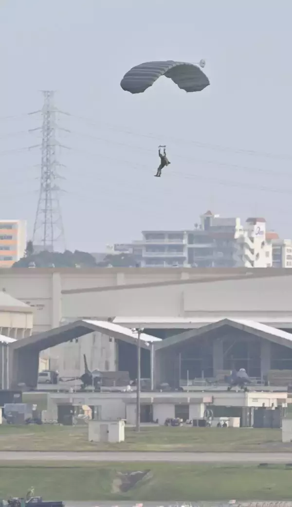 米軍、嘉手納基地でパラシュート降下訓練を強行　今年9回目【動画あり】