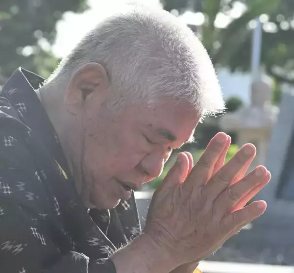 「忘れない、祈り今こそ　沖縄県内各地で慰霊祭　孫に同じ思いさせたくない」の画像