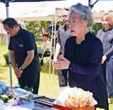 「忘れない、祈り今こそ　沖縄県内各地で慰霊祭　孫に同じ思いさせたくない」の画像7