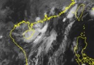 台風2号、今夜にも熱帯低気圧へ　沖縄県内には雷注意報