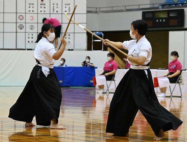 なぎなた演技で知念高ペアが全国総体v 下地花南 比嘉七美組 沖縄県勢対決を制す 21年8月11日 エキサイトニュース なぎなた演技で知念高ペアが全国総体v 下地花南 比嘉七美組 沖縄県勢対決を制す 21年8月11日 エキサイトニュース