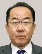 初入閣の西銘恒三郎氏、沖縄北方担当相に　復興相も兼務