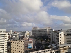 沖縄の天気予報（10月14日）おおむね晴れ　所によりにわか雨