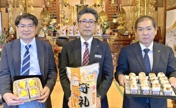 おにぎりで受験生応援　沖縄食糧など3社が首里観音堂で合格祈願　縁起を担いだ「Eランチ」も販売