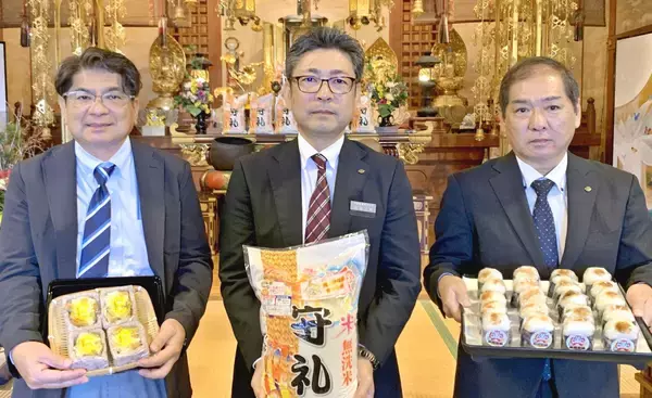 おにぎりで受験生応援　沖縄食糧など3社が首里観音堂で合格祈願　縁起を担いだ「Eランチ」も販売