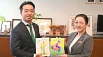 大賞作「春風の魔法使い」「うらがわ ともだち」を沖縄へ　琉球日産、童話・絵本2作品106冊を県内51図書館に寄贈　