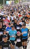 「南城路に5415人が力走　尚巴志ハーフの部は男子・瑞慶覧選手が初優勝、女子・山田選手は3連覇【尚巴志ハーフマラソンin南城】」の画像1