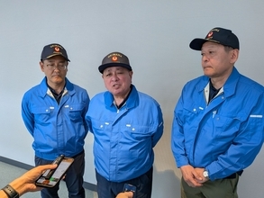 「危険を感じる場所もあった」自民・無所属会派が事故周辺海域を視察　辺野古沖転覆 　現地で献花