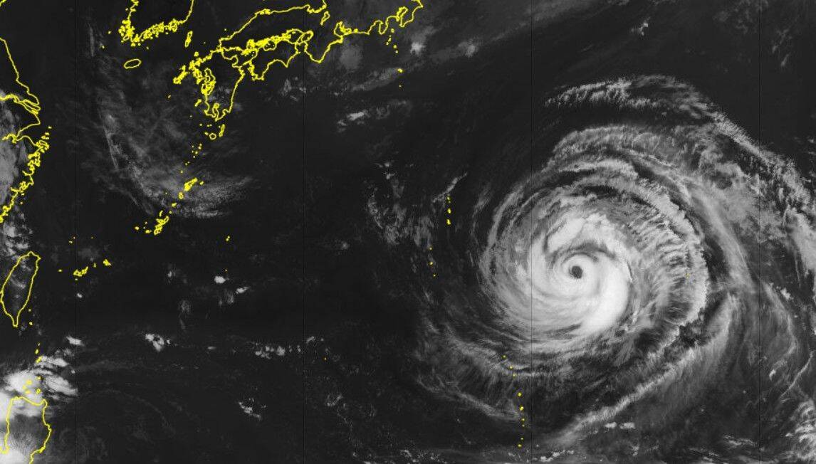 非常に強い台風13号　沖縄本島地方、6日夜にも暴風域に　7日にかなり接近か