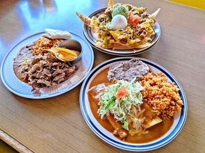 「地元客のソウルフードであり続けたい」　メキシコ料理の魅力を凝縮　沖縄・読谷村のオブリガード