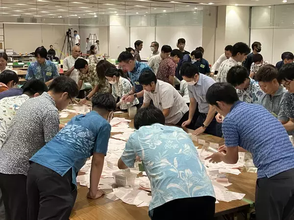 沖縄・南城市議選、開票始まる　大勢判明は深夜に　古謝景春市長「続投か失職か」が焦点