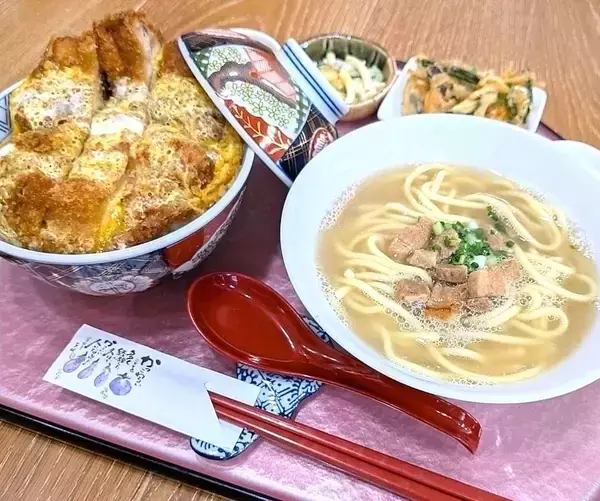 うま味凝縮スープに麺絡む　人気は「チキンカツ丼島そばセット」　沖縄・石垣市の島そば屋ざは