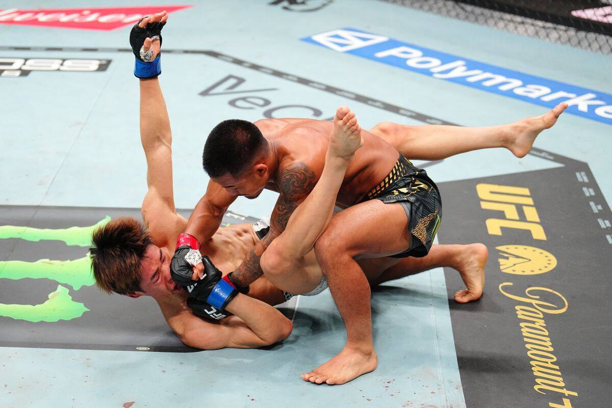 平良達郎、5R TKO負け　UFCフライ級世界タイトルマッチ【試合写真あり】