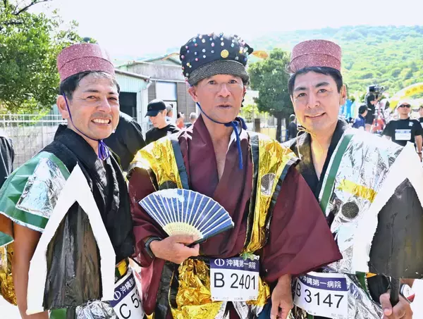 琉球国王がマラソン大会に”降臨”　尚巴志らに扮し完走　沿道の人気集める【尚巴志ハーフマラソンin南城】