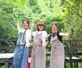 もちもち生地に島豚ウインナーと野菜が絶妙！一番人気の「イチャラピザ」　本部町のcafe ichara