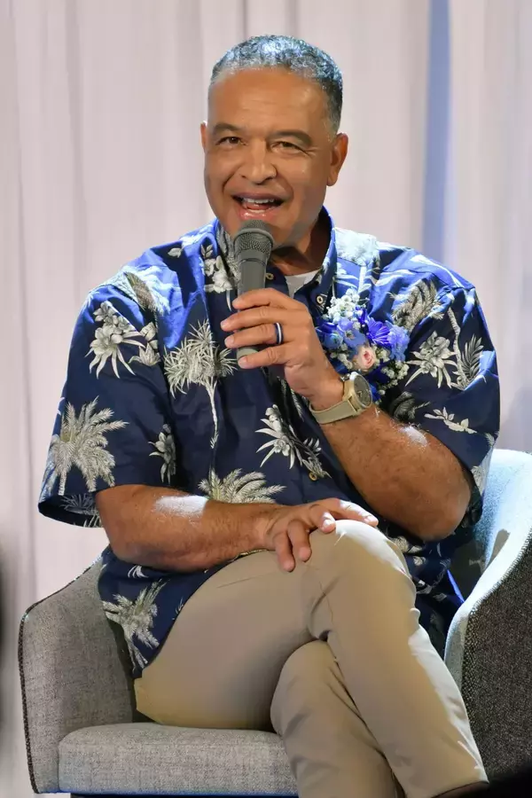 ドジャース・ロバーツ監督が沖縄講演　WS連覇の今季「非常に難しいシーズンだった」　古里・那覇の思い出も