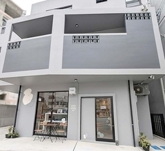 ミント缶ジャパン、那覇市壺屋に初の直営店をオープン　ジェラートカフェを併設