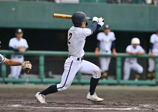 興南が決勝進出　名護を7−0で破る　高校野球沖縄県春季大会準決勝