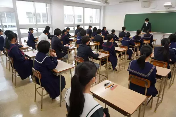 沖縄県立高校の入試始まる　合格目指し1万3684人が受験　初日は国語、理科、英語