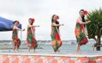 沖縄県北谷町のアラハビーチ、サンセットビーチで海開き 海水浴シーズンの幕開けを宣言