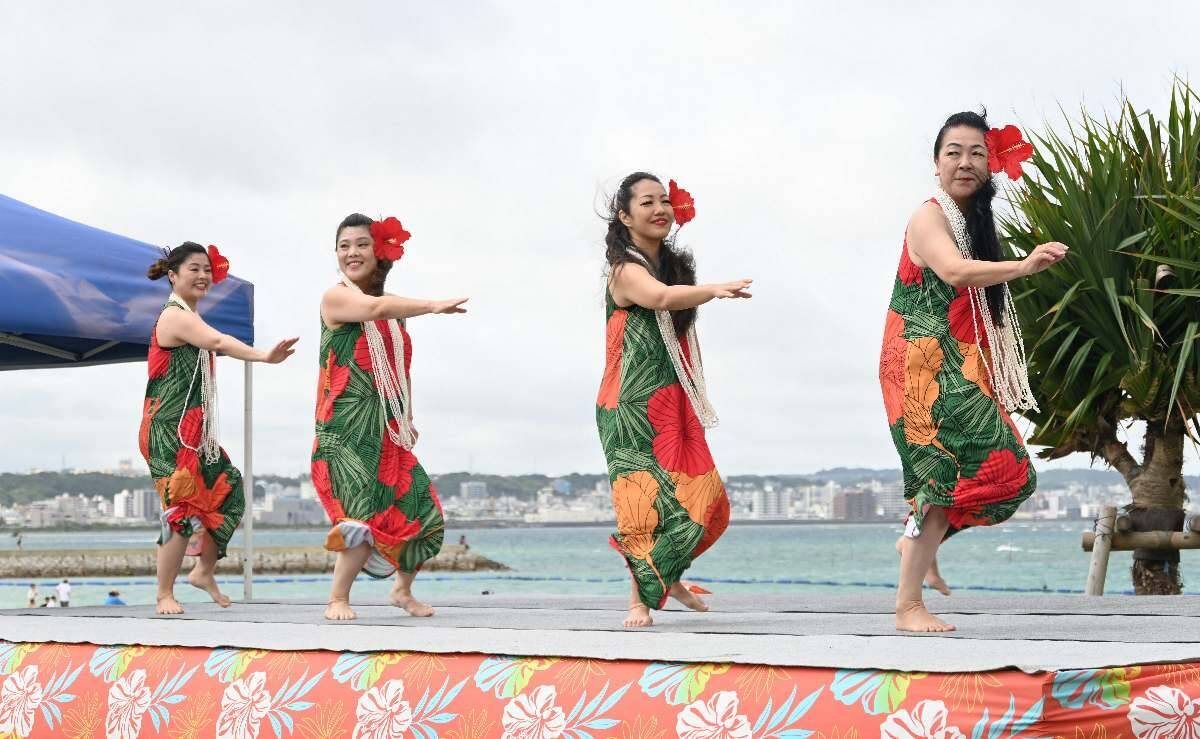 沖縄県北谷町のアラハビーチ、サンセットビーチで海開き 海水浴シーズンの幕開けを宣言【動画あり】