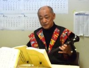 「能登の犠牲者の心も癒やせたら」福島から沖縄に移住した66歳男性、鎮魂の思い込め三線を弾く　きょう東日本大震災から13年【動画あり】