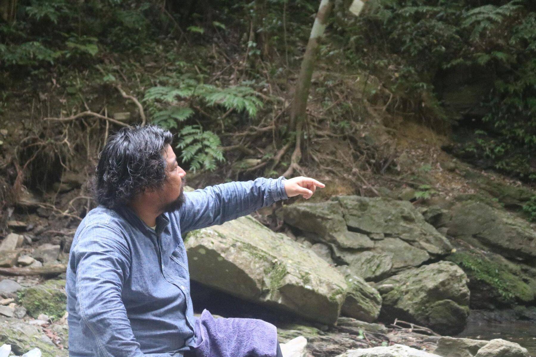 「場所は秘密」が参加の条件　おもてなしアプリで見つけた、“秘境の滝”と沖縄文化に出会う旅