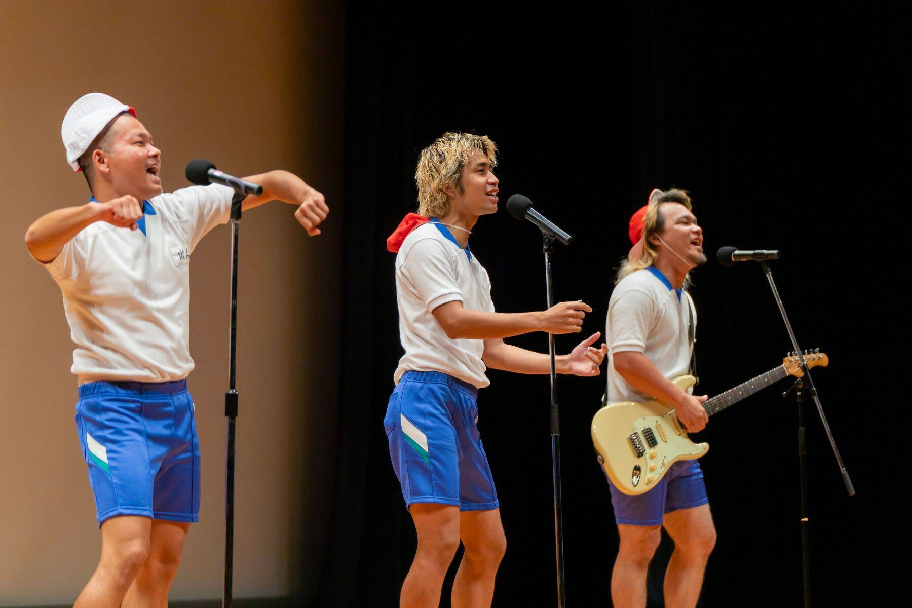 老若男女800人超が踊った「アイワタダンス」 沖縄発“令和歌謡曲”チャカランドが広げるHAPPYの輪