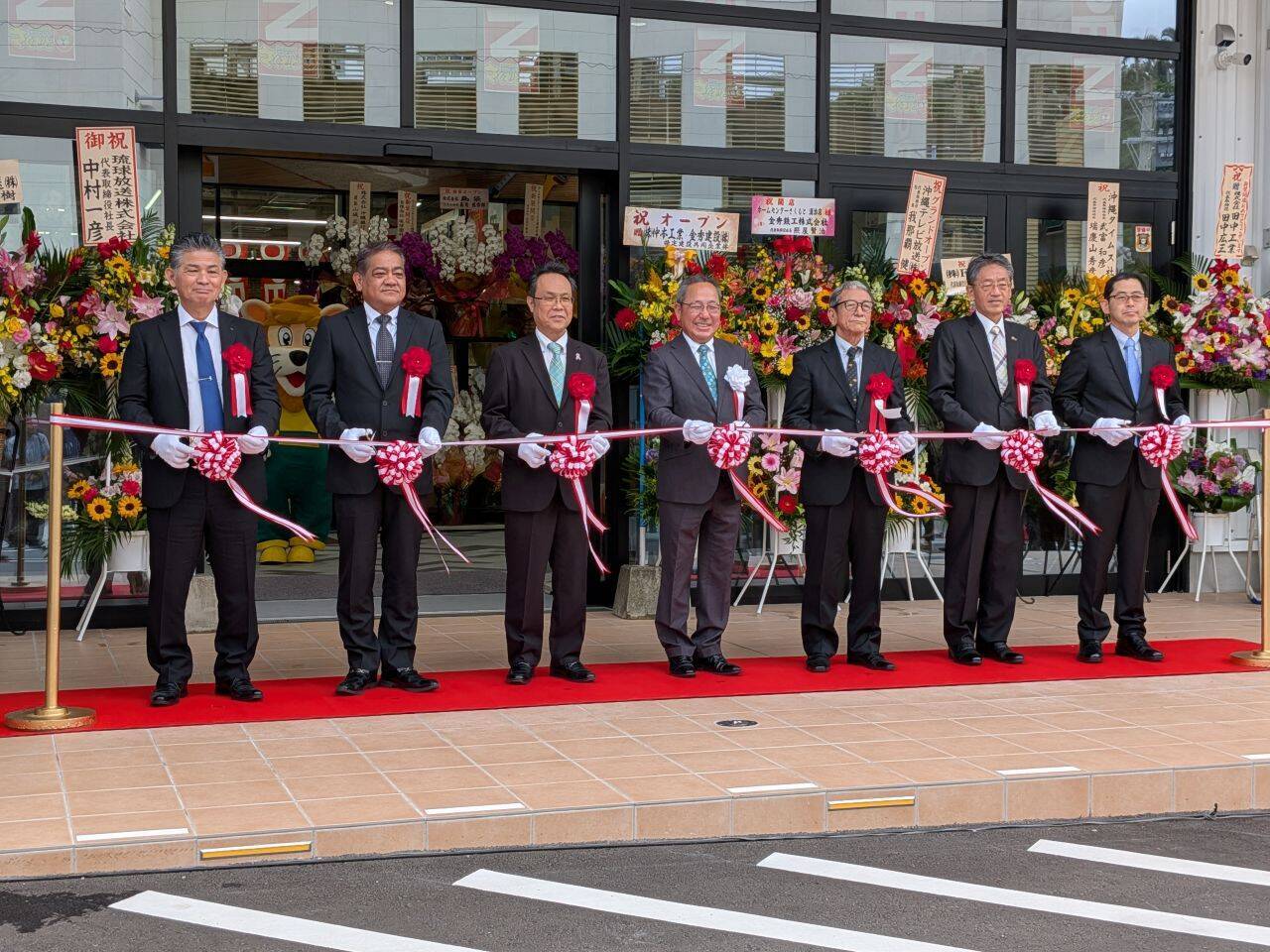 ホームセンターさくもと浦添店が新装開店　売場1.6倍で省エネZEB認証　記念の先着プレゼントや特価商品も
