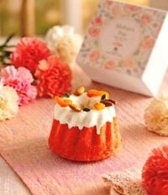 イチゴ練り込んだ生地　限定100個の焼き菓子・ストロベリークグロフ　沖縄ハーバービューホテル、母の日で予約販売