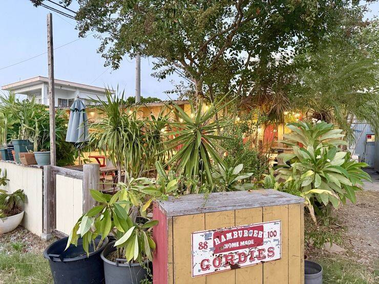 【北谷町】アメリカンな大人気ハンバーガー店『GORDIE'S』で友人と食事会してきました♪【美ら浜つーしん】