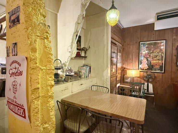 【北谷町】アメリカンな大人気ハンバーガー店『GORDIE'S』で友人と食事会してきました♪【美ら浜つーしん】