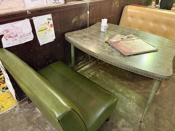 【北谷町】アメリカンな大人気ハンバーガー店『GORDIE'S』で友人と食事会してきました♪【美ら浜つーしん】