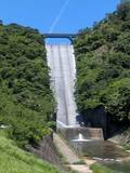 「沖縄本島内の６ダム、貯水率100％に　福地ダムや安波ダムでオーバーフロー【動画あり】」の画像1
