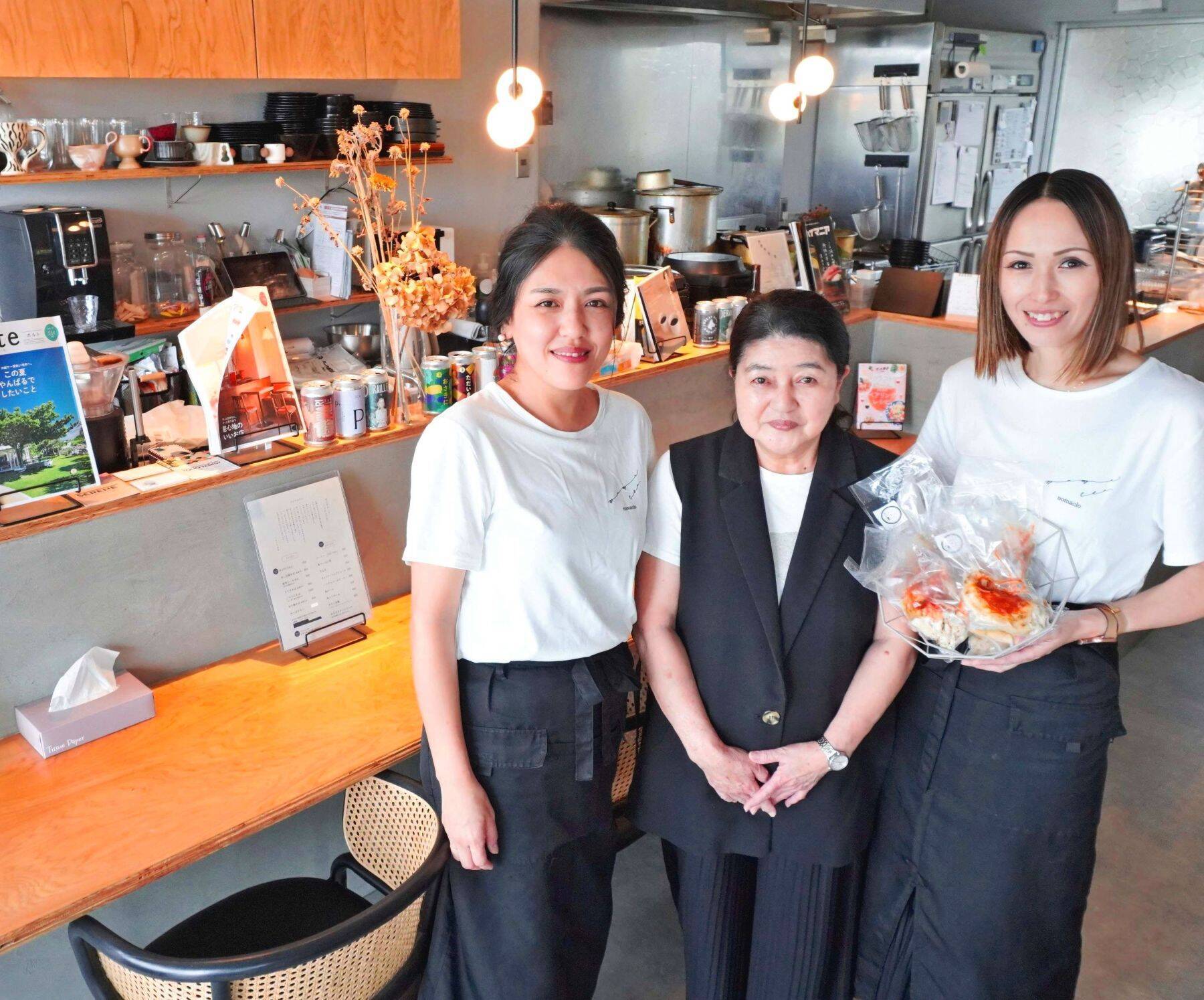 友人の一言が開業のきっかけ　母の味を進化させた沖縄そば　人気は全部のせ「ノマクロそば」
