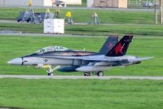 岩国基地からFA18戦闘攻撃機　嘉手納基地に4機飛来